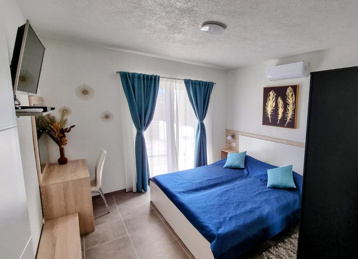 Dorijini Dvori Bed & Breakfast Baška Voda Екстериор снимка