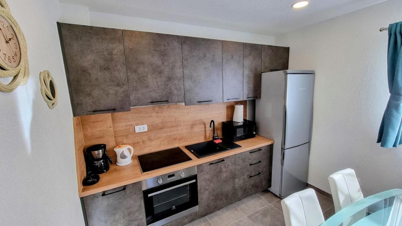 Dorijini Dvori Bed & Breakfast Baška Voda Екстериор снимка