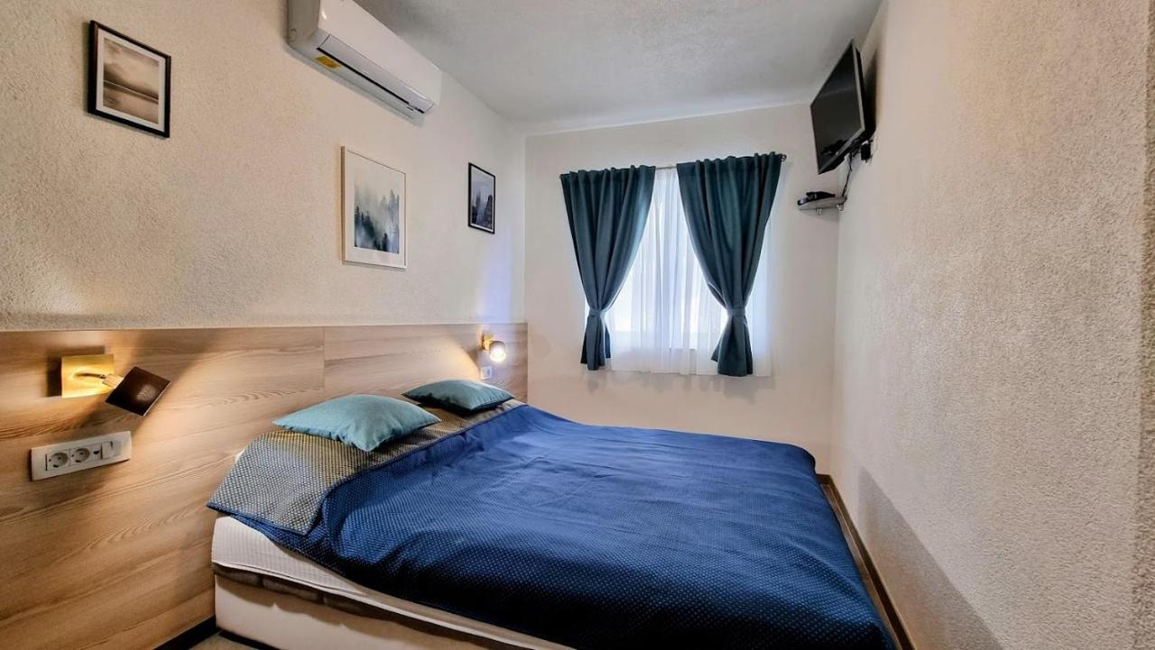 Dorijini Dvori Bed & Breakfast Baška Voda Екстериор снимка