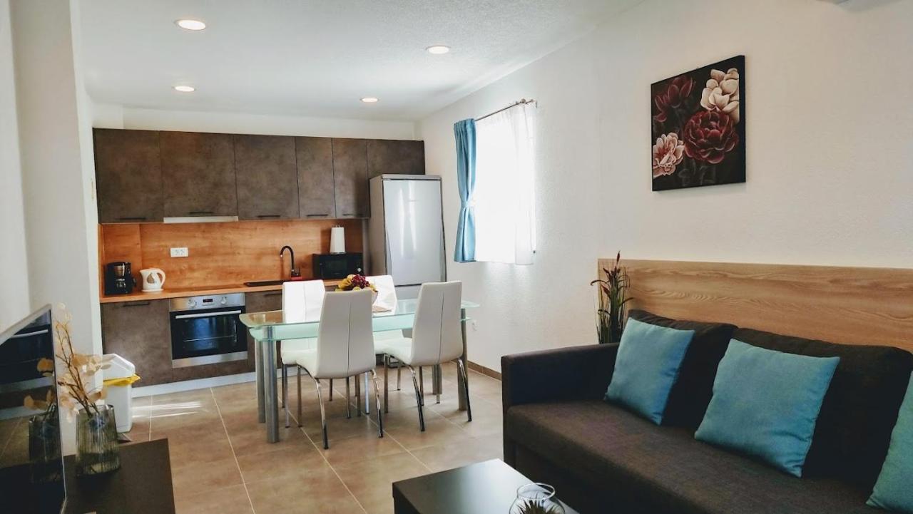 Dorijini Dvori Bed & Breakfast Baška Voda Екстериор снимка