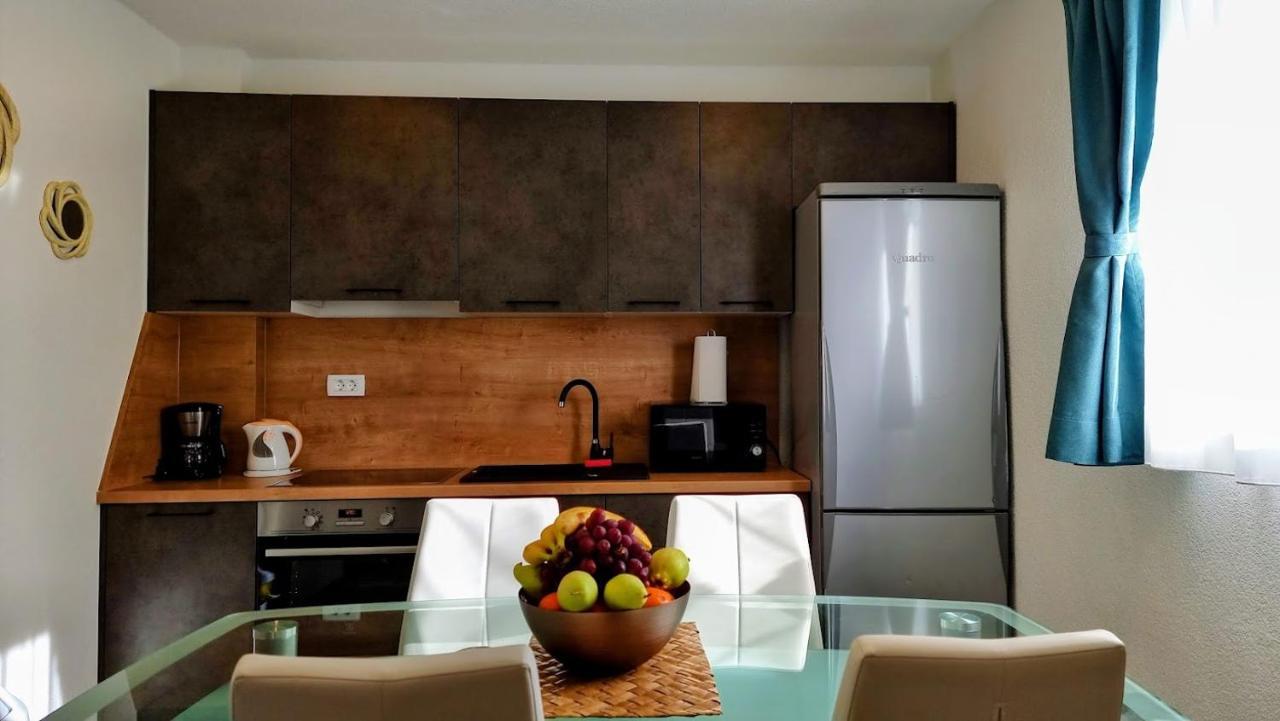 Dorijini Dvori Bed & Breakfast Baška Voda Екстериор снимка