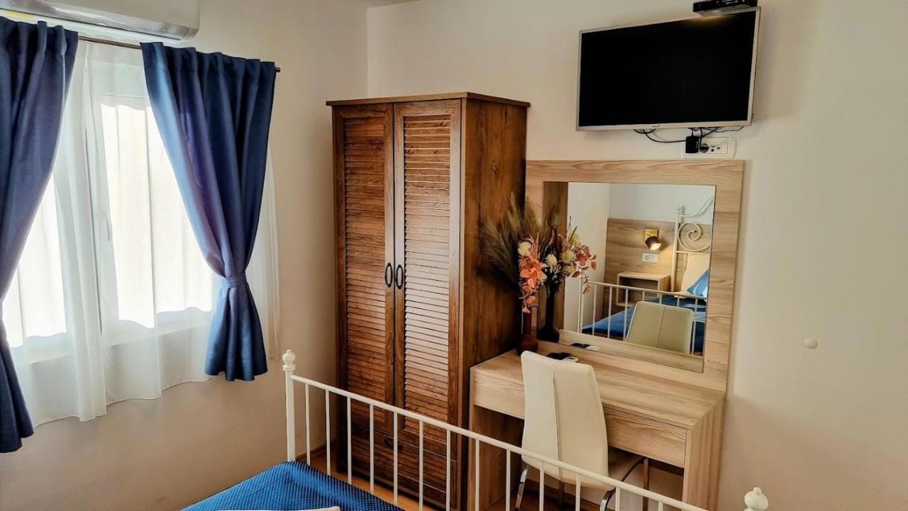 Dorijini Dvori Bed & Breakfast Baška Voda Екстериор снимка
