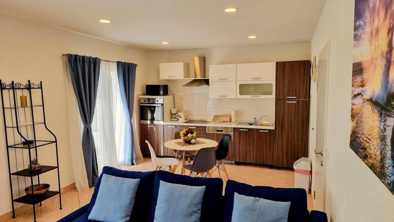 Dorijini Dvori Bed & Breakfast Baška Voda Екстериор снимка