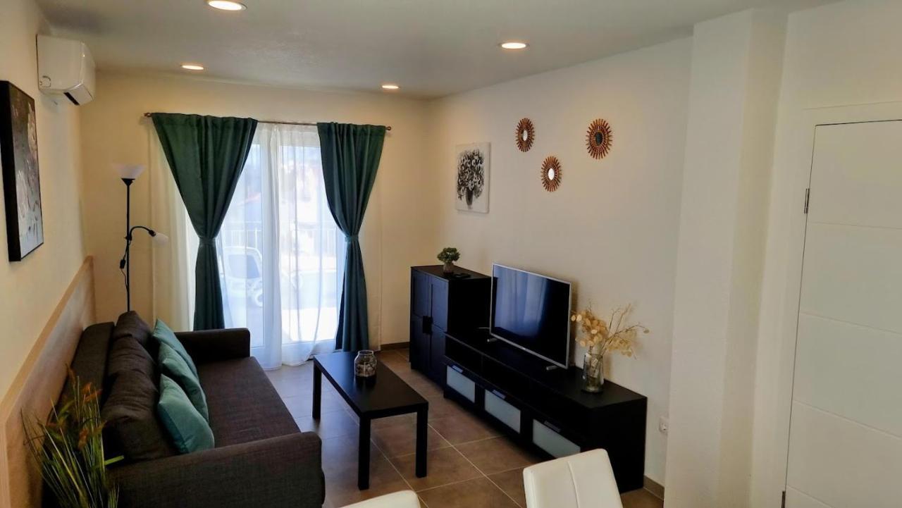 Dorijini Dvori Bed & Breakfast Baška Voda Екстериор снимка