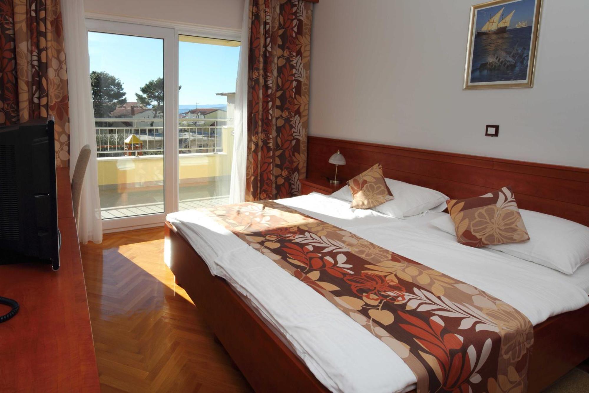 Dorijini Dvori Bed & Breakfast Baška Voda Стая снимка