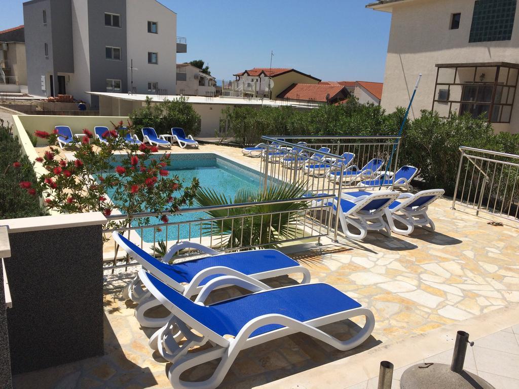 Dorijini Dvori Bed & Breakfast Baška Voda Екстериор снимка