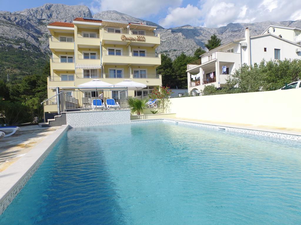 Dorijini Dvori Bed & Breakfast Baška Voda Екстериор снимка