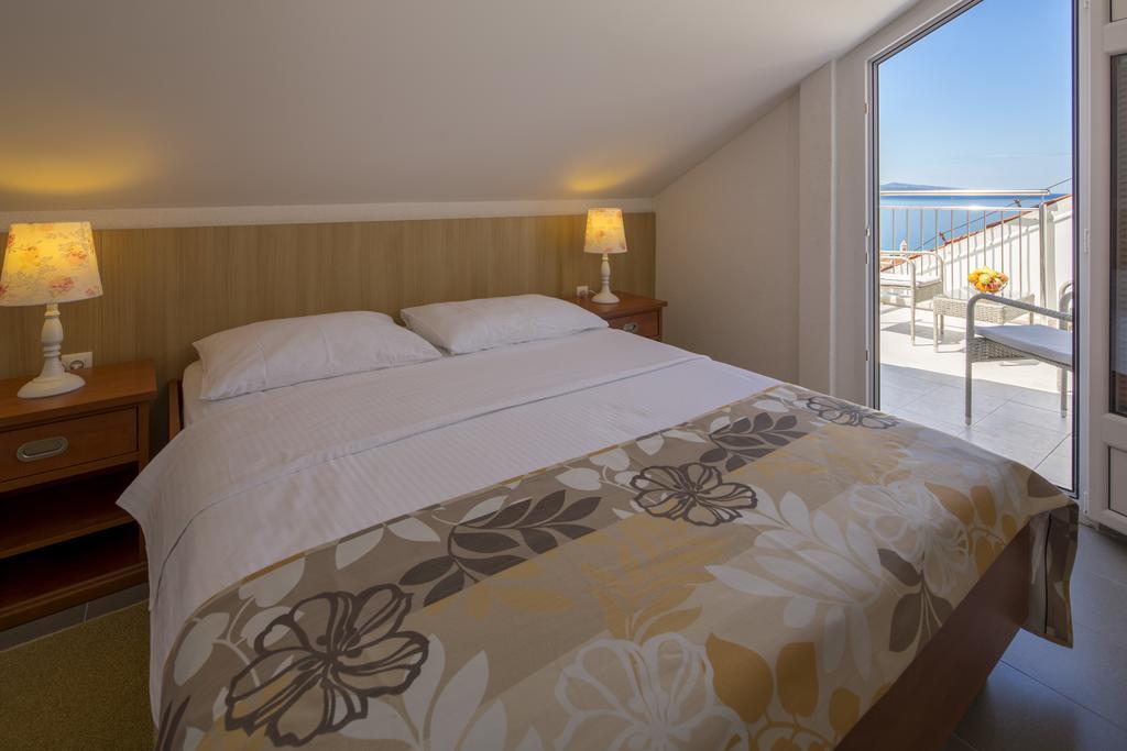 Dorijini Dvori Bed & Breakfast Baška Voda Екстериор снимка