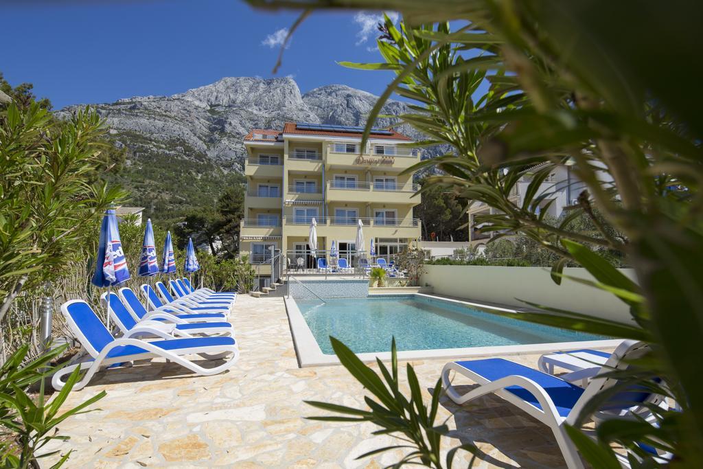 Dorijini Dvori Bed & Breakfast Baška Voda Екстериор снимка