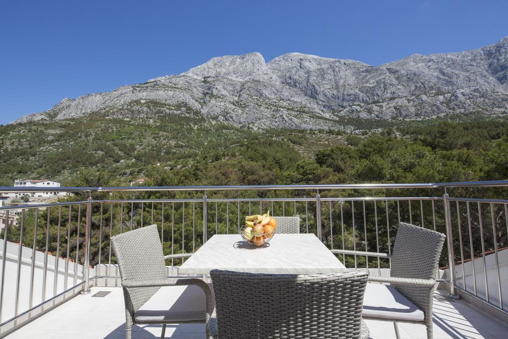 Dorijini Dvori Bed & Breakfast Baška Voda Екстериор снимка