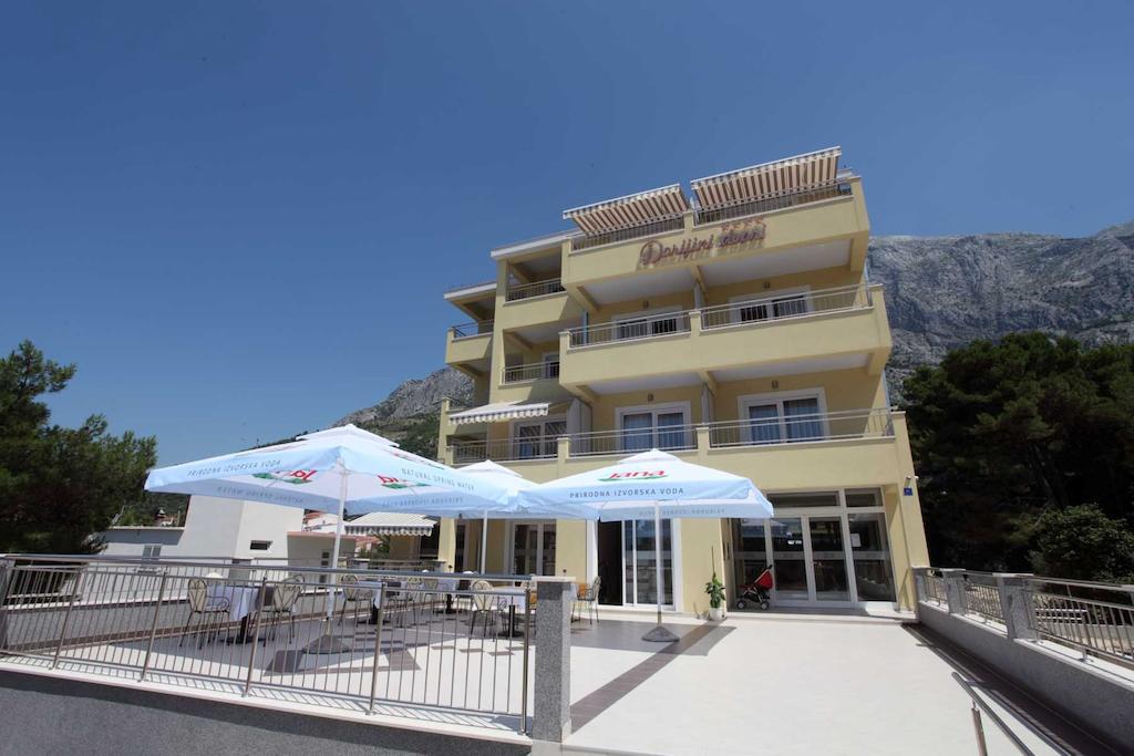 Dorijini Dvori Bed & Breakfast Baška Voda Екстериор снимка