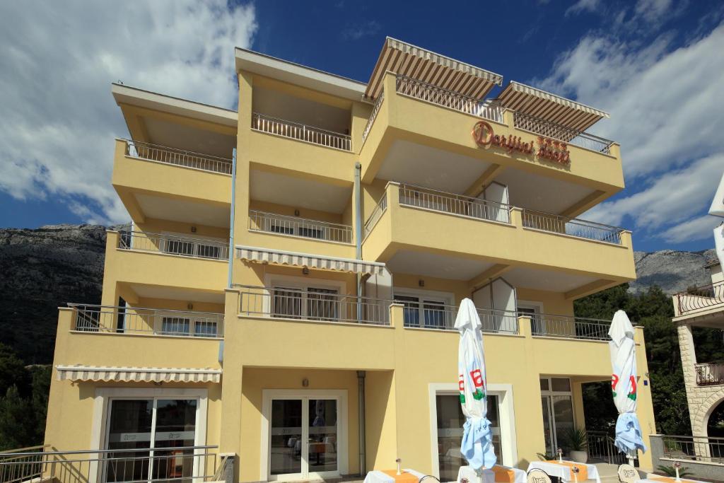 Dorijini Dvori Bed & Breakfast Baška Voda Екстериор снимка