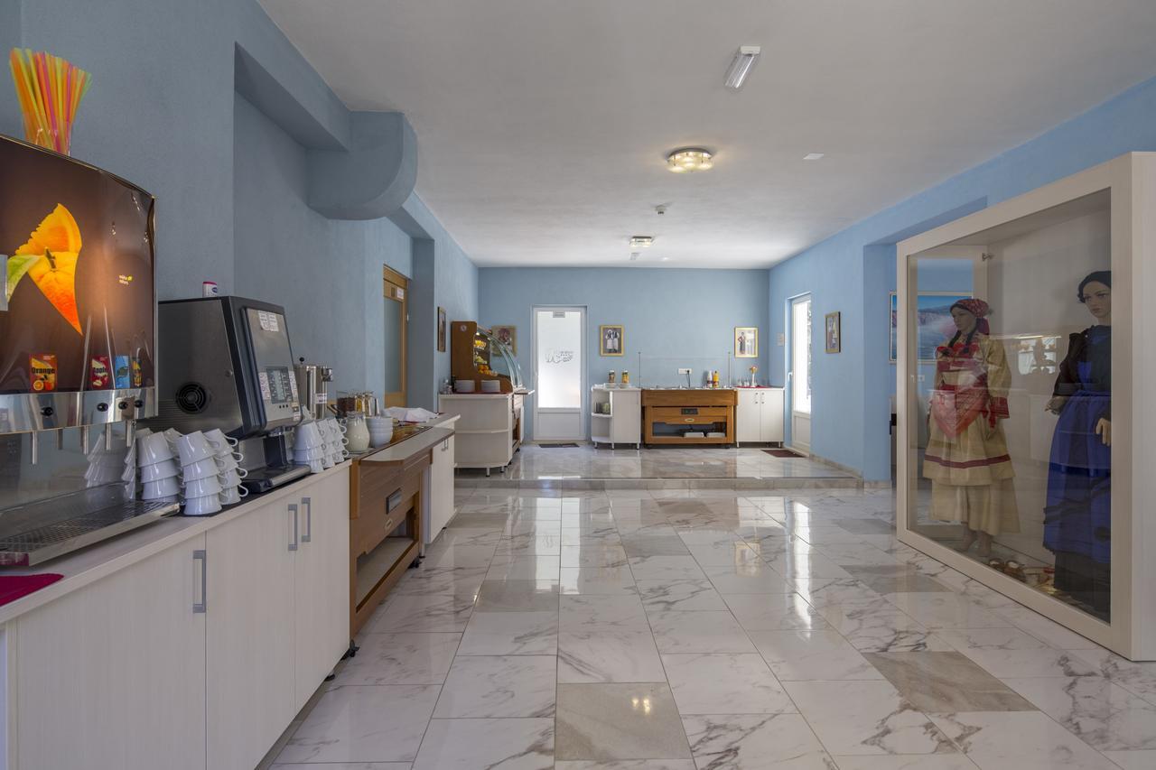 Dorijini Dvori Bed & Breakfast Baška Voda Екстериор снимка